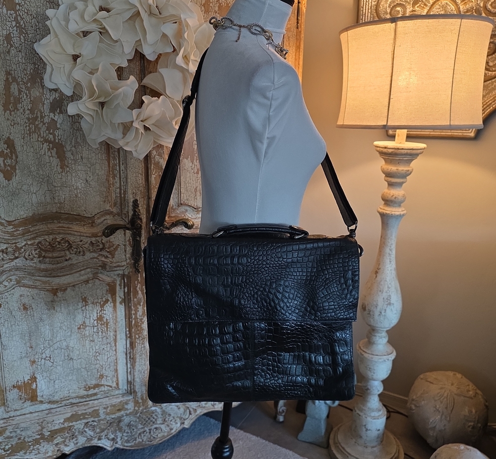 Wilsons Leather Black Croc-Embossed Messenger Briefcase